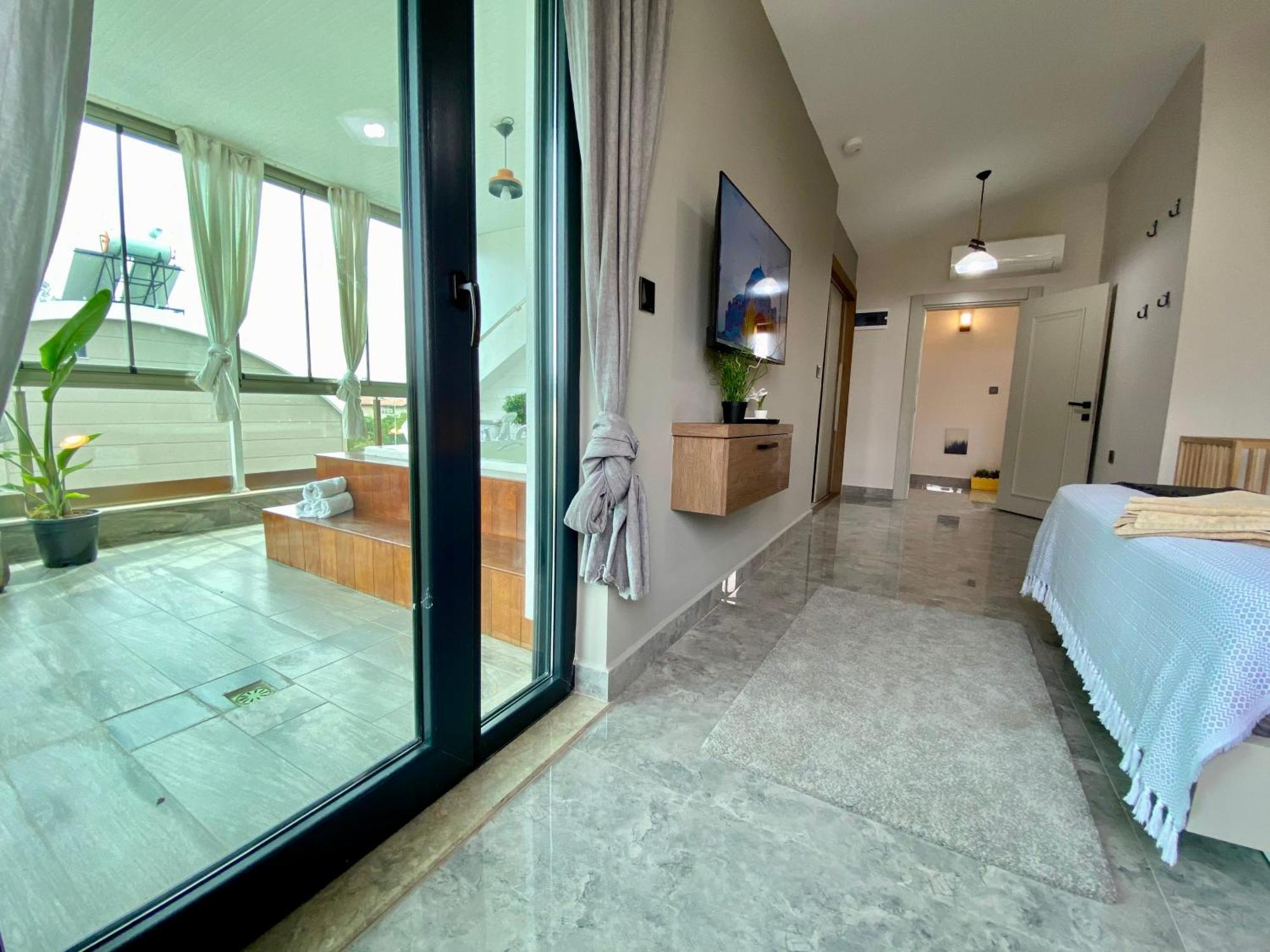 Villa Annabell1 With Swimming Pool And Jacuzzi, 3 Floors 베렉 외부 사진