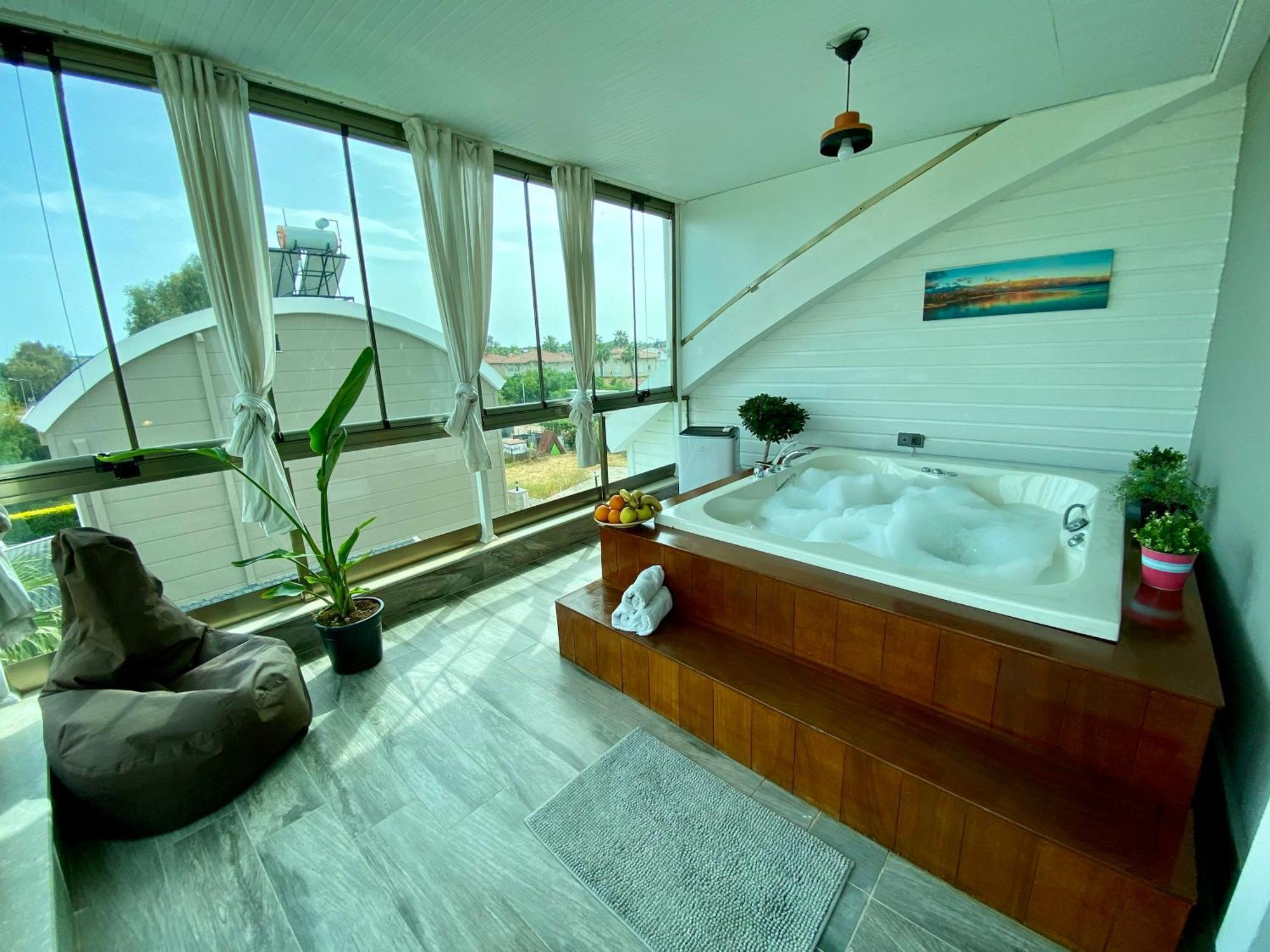 Villa Annabell1 With Swimming Pool And Jacuzzi, 3 Floors 베렉 외부 사진