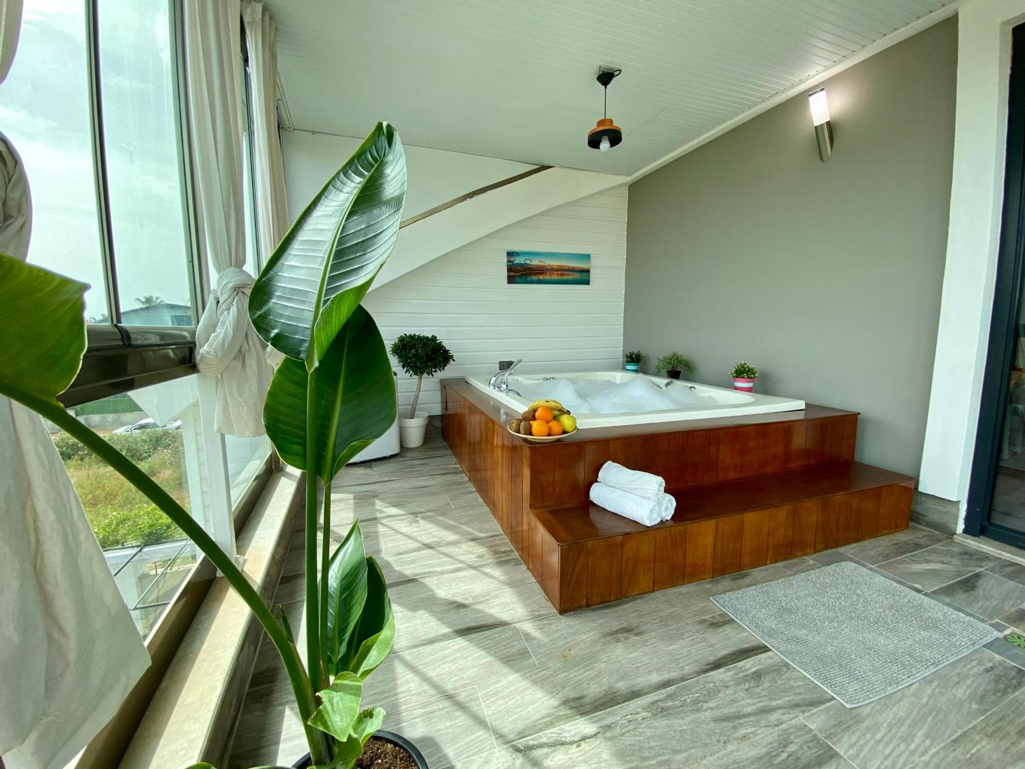 Villa Annabell1 With Swimming Pool And Jacuzzi, 3 Floors 베렉 외부 사진