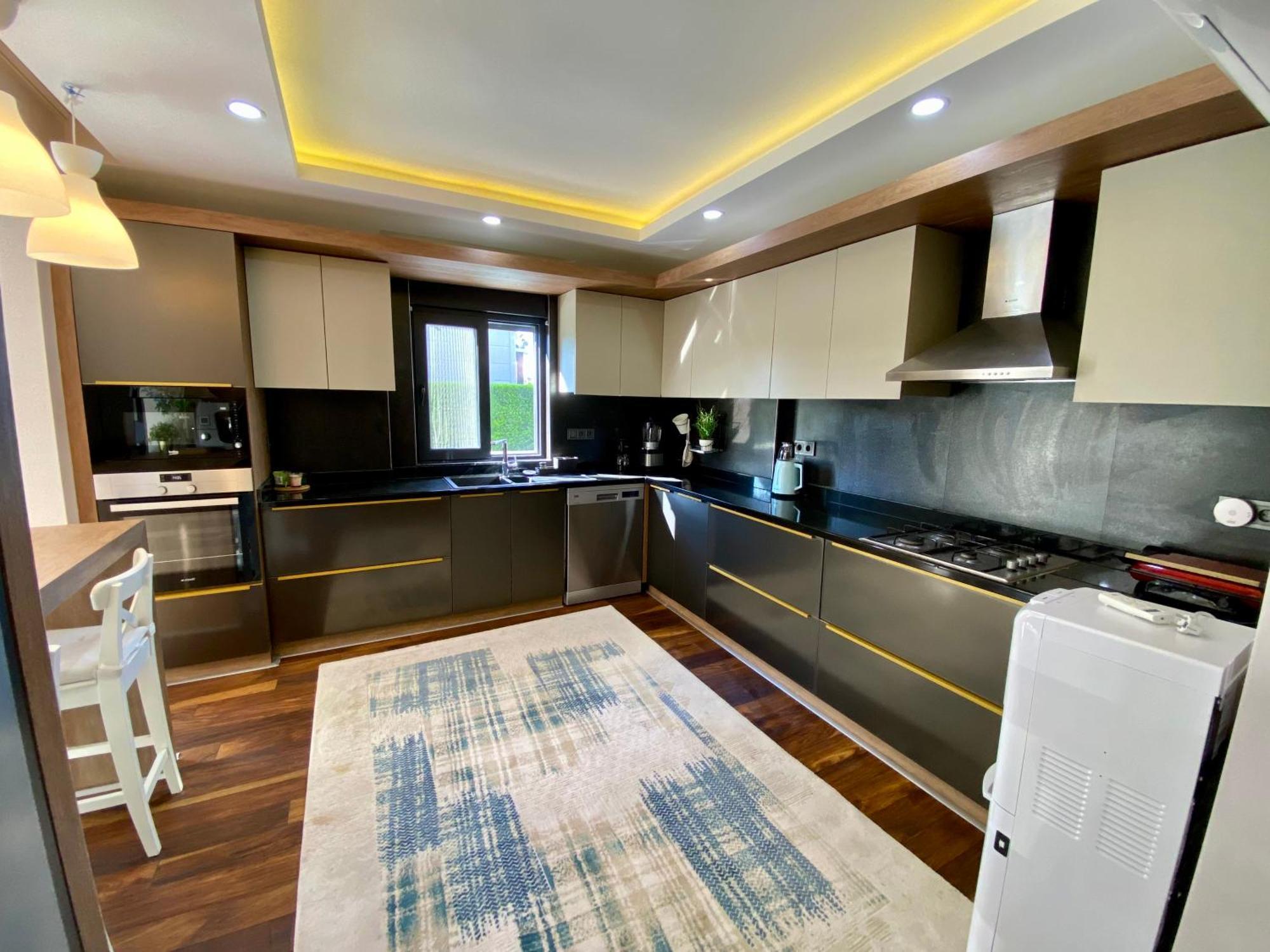 Villa Annabell1 With Swimming Pool And Jacuzzi, 3 Floors 베렉 외부 사진