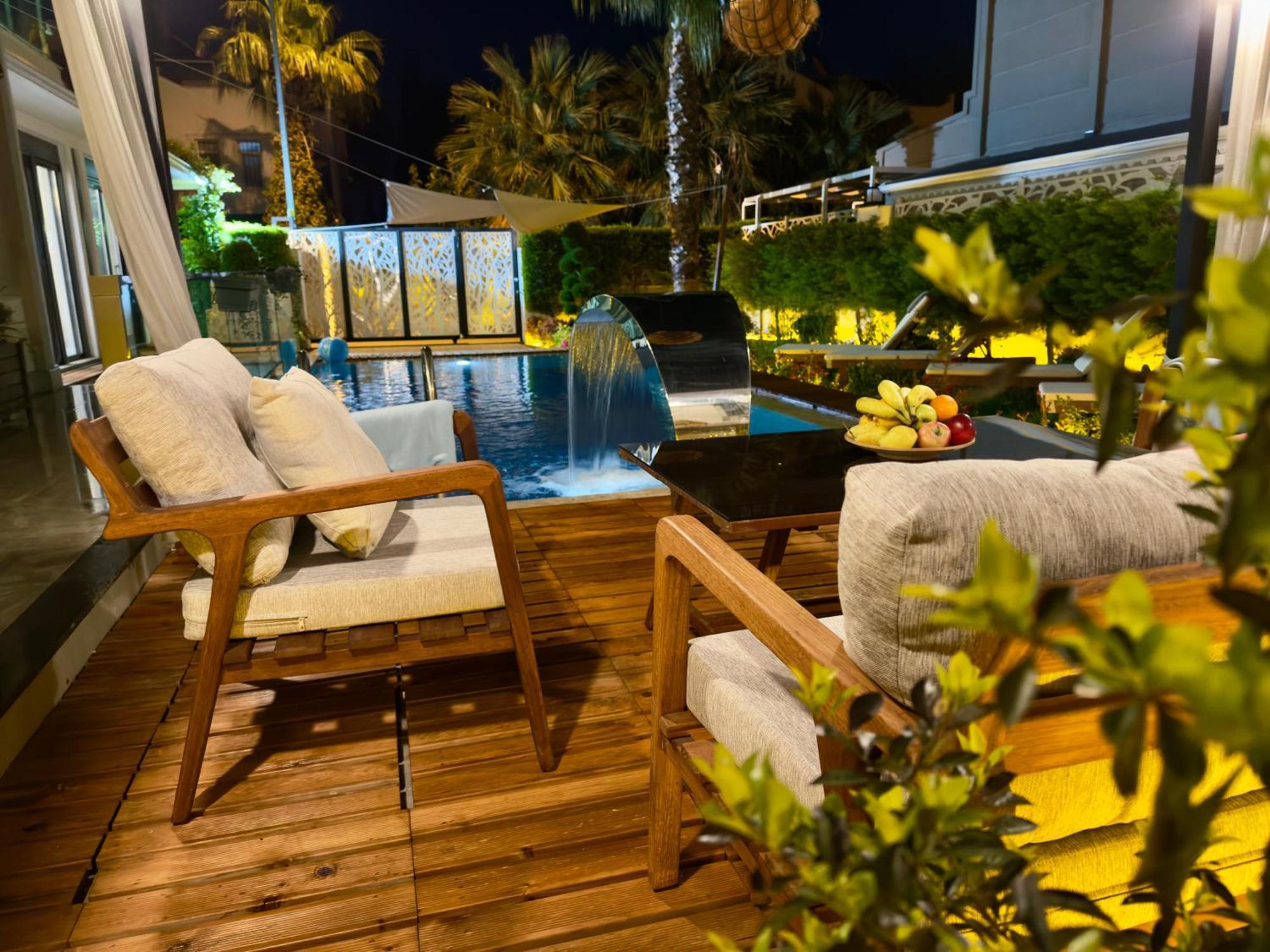 Villa Annabell1 With Swimming Pool And Jacuzzi, 3 Floors 베렉 외부 사진