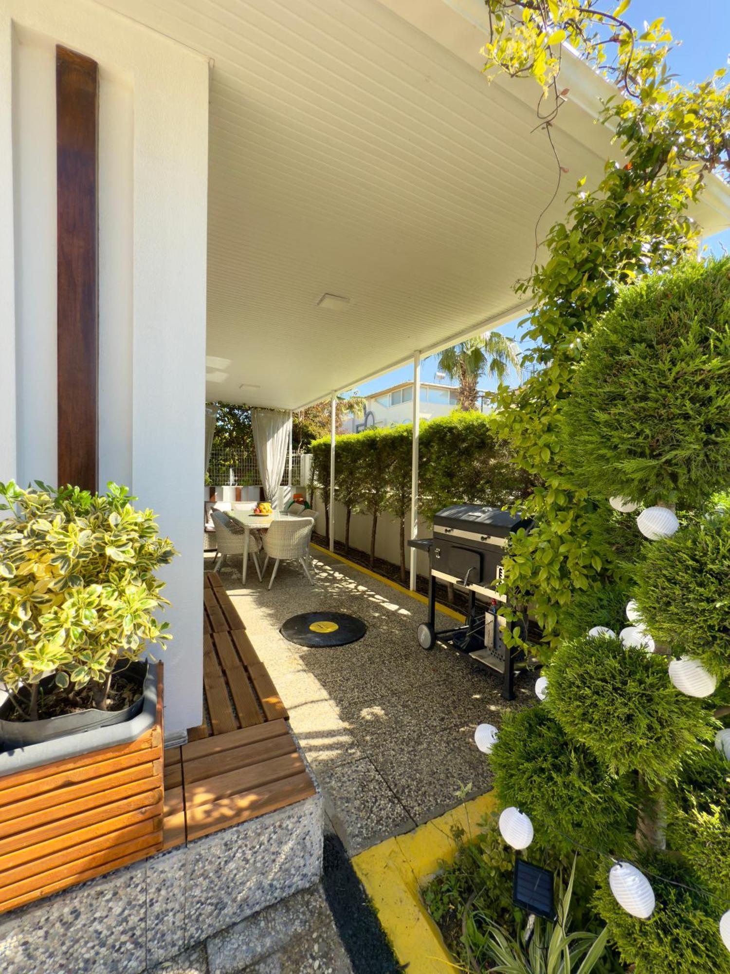 Villa Annabell1 With Swimming Pool And Jacuzzi, 3 Floors 베렉 외부 사진